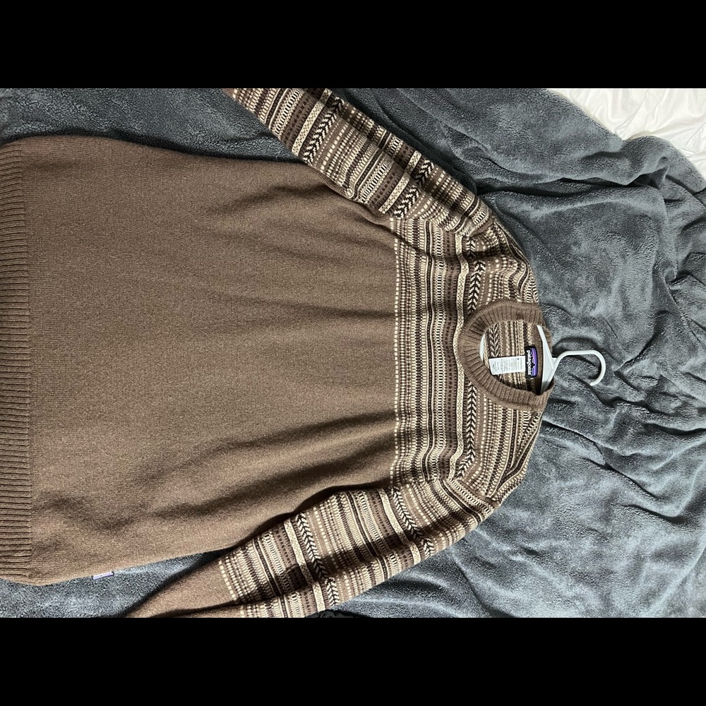 Patagonia light sweater